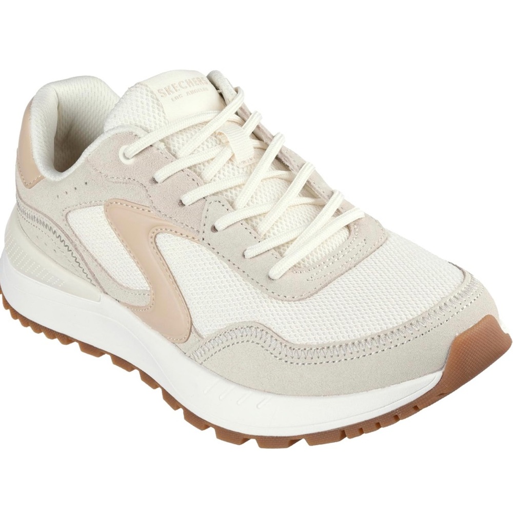 Sketchers Street Los Angeles Fury girl on the move size 9.5 off white